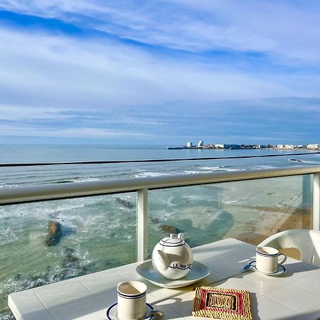 Joli Appartement Avec Vue Imprenable Sur La Baie Des Sables - 4 Pers レ・サ​​ーブル・ドロンヌ エクステリア 写真