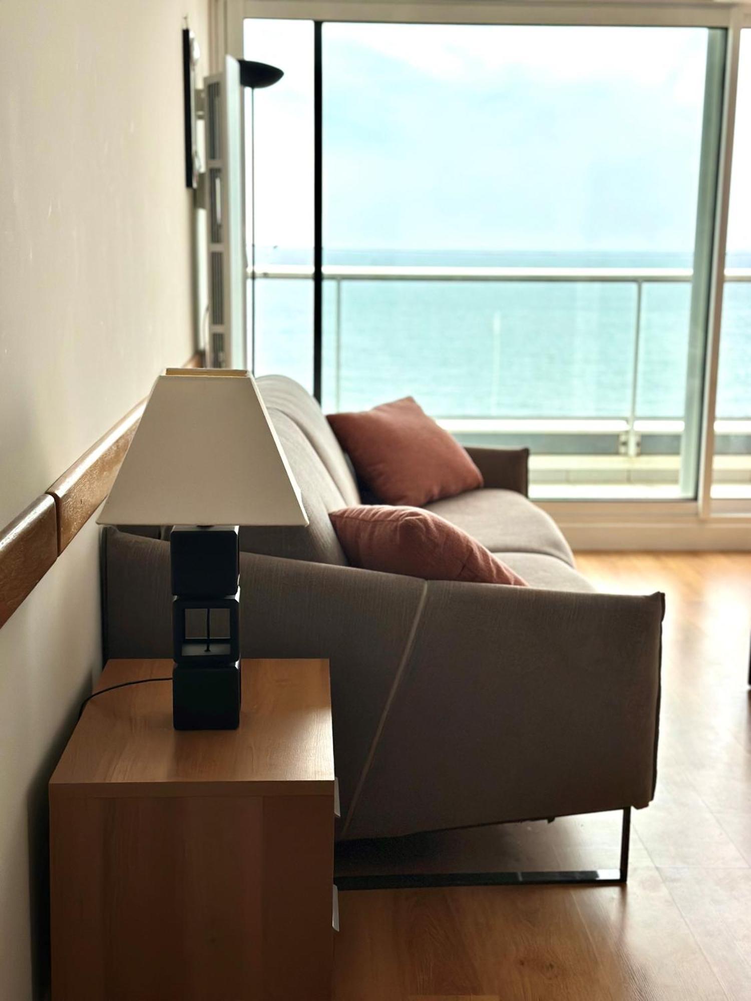 Joli Appartement Avec Vue Imprenable Sur La Baie Des Sables - 4 Pers レ・サ​​ーブル・ドロンヌ エクステリア 写真